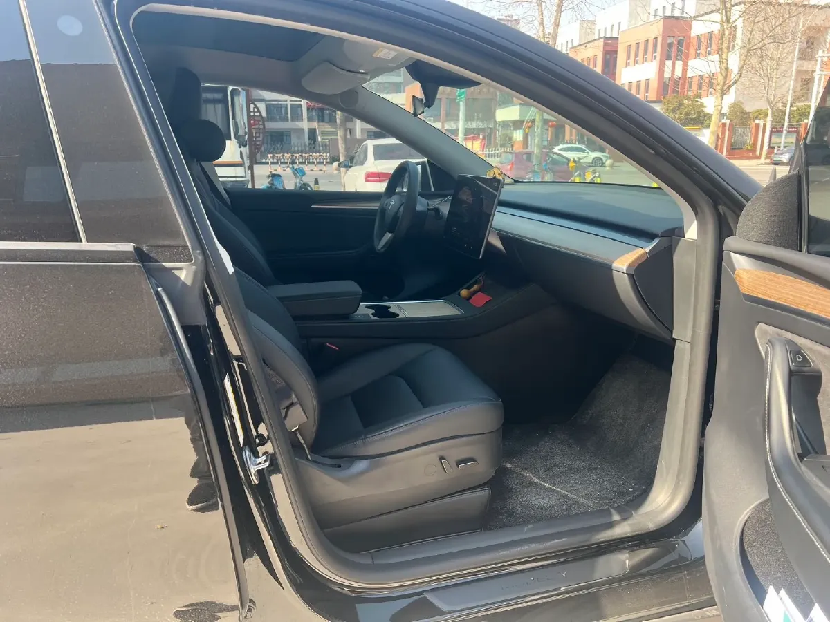 2022 Tesla Model Y BEV 60KWH,autocango,china used car exporter,china ev exporter,chinese used car exporter,chinese used ev exporter