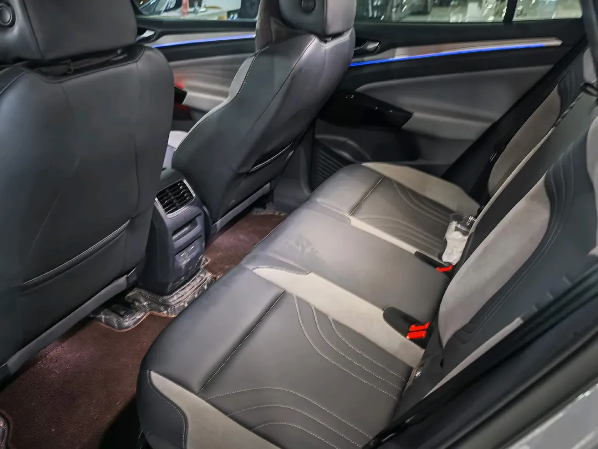 2022 Volkswagen ID.4 Crozz BEV 84.8KWH,autocango,china used car exporter,china ev exporter,chinese used car exporter,chinese used ev exporter