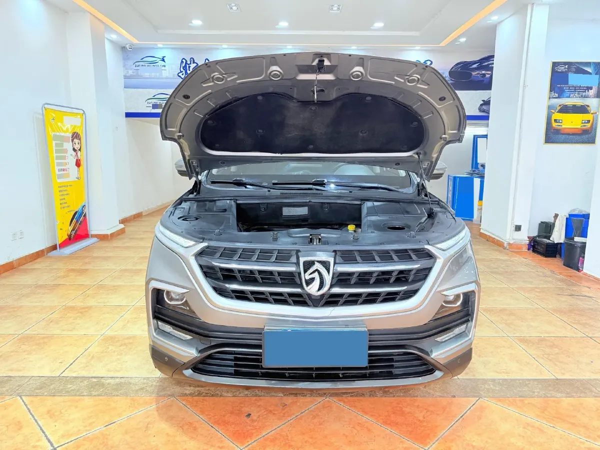 2018 BaoJun 530 1.5T 150HP L4 6DCT,autocango,china used car exporter,china ev exporter,chinese used car exporter,chinese used ev exporter