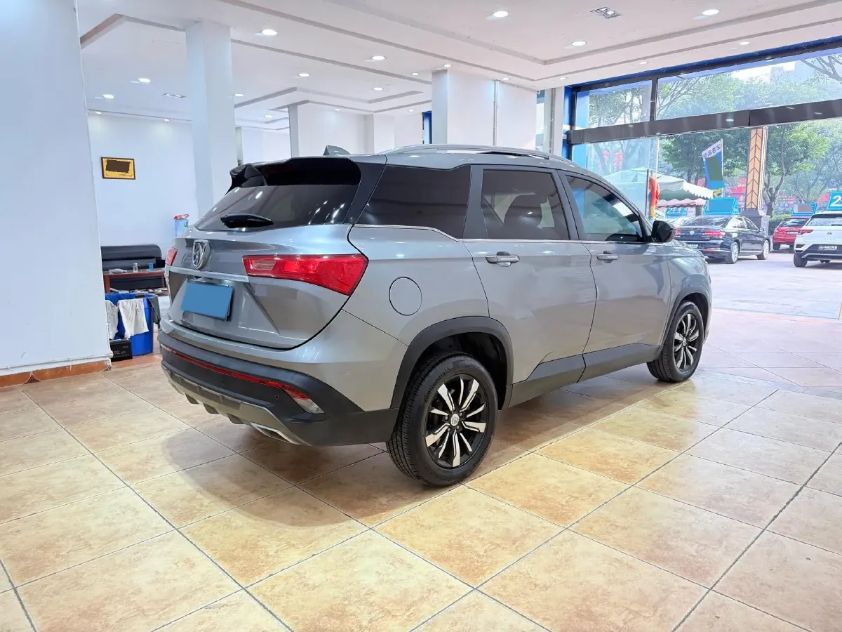 2018 BaoJun 530 1.5T 150HP L4 6DCT,autocango,china used car exporter,china ev exporter,chinese used car exporter,chinese used ev exporter