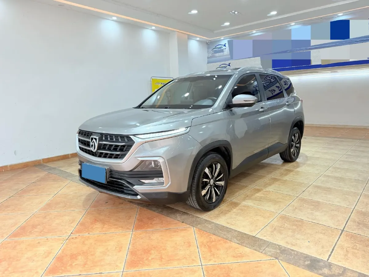 2018 BaoJun 530 1.5T 150HP L4 6DCT,autocango,china used car exporter,china ev exporter,chinese used car exporter,chinese used ev exporter