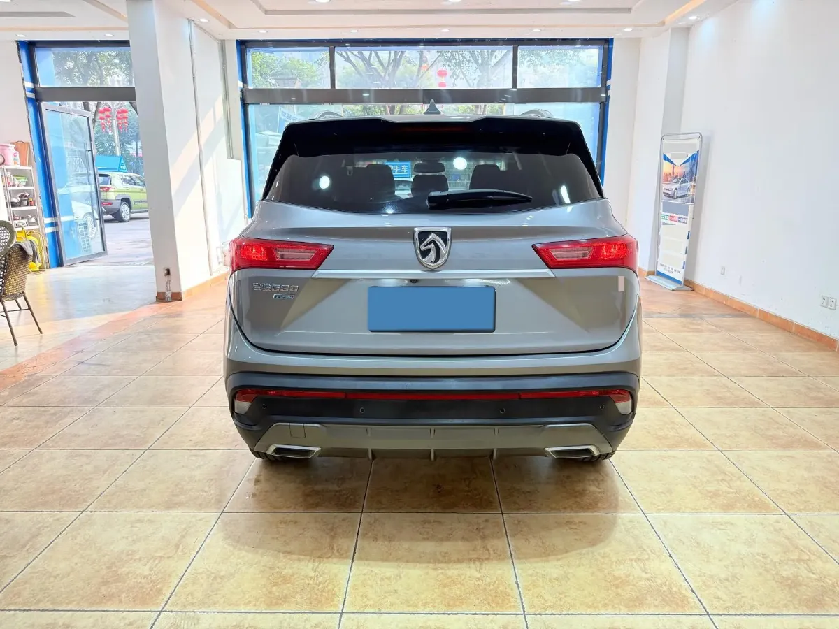 2018 BaoJun 530 1.5T 150HP L4 6DCT,autocango,china used car exporter,china ev exporter,chinese used car exporter,chinese used ev exporter