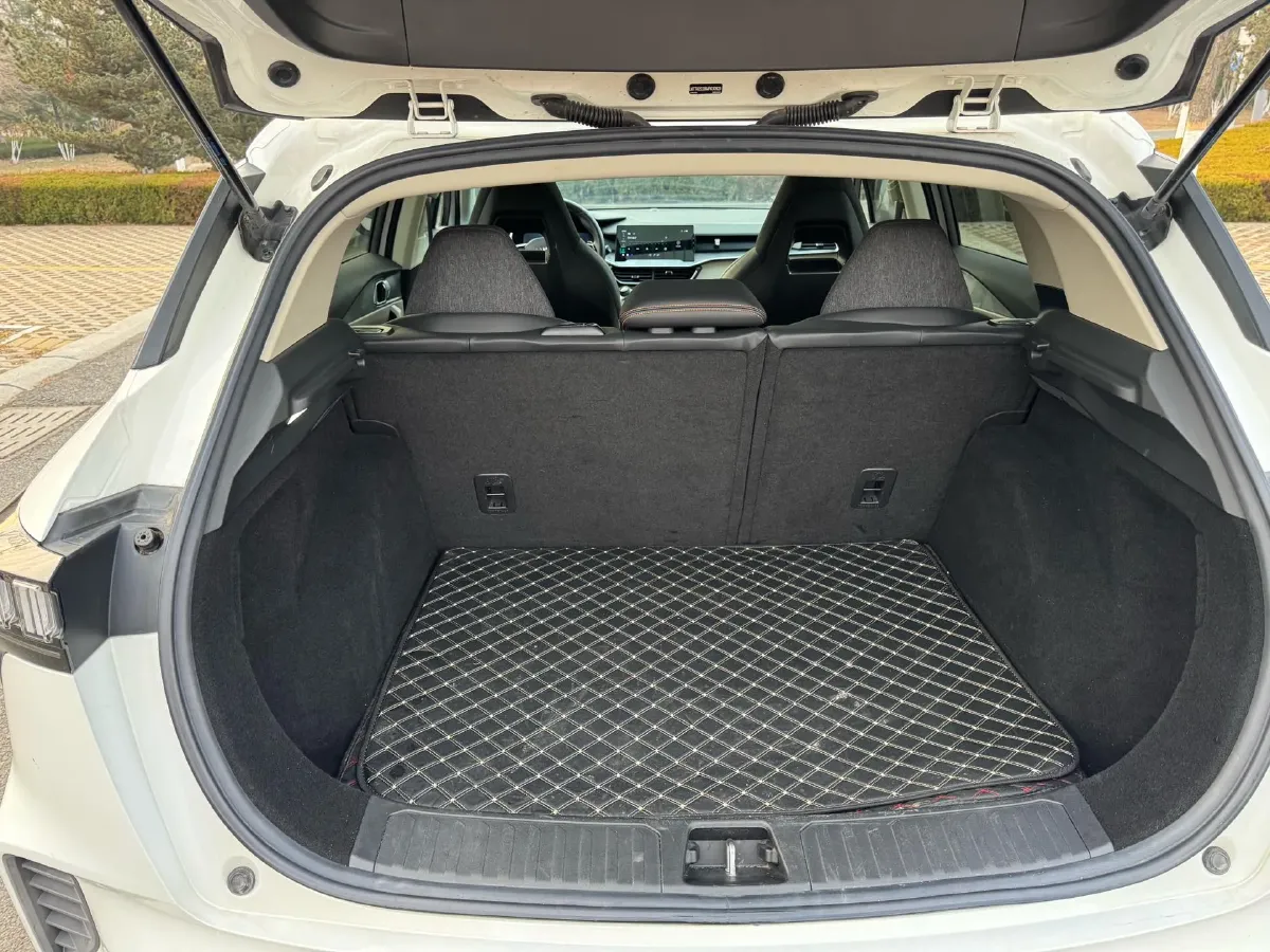 2020 LYNK&CO 06 1.5T 177HP L3 7DCT,autocango,china used car exporter,china ev exporter,chinese used car exporter,chinese used ev exporter