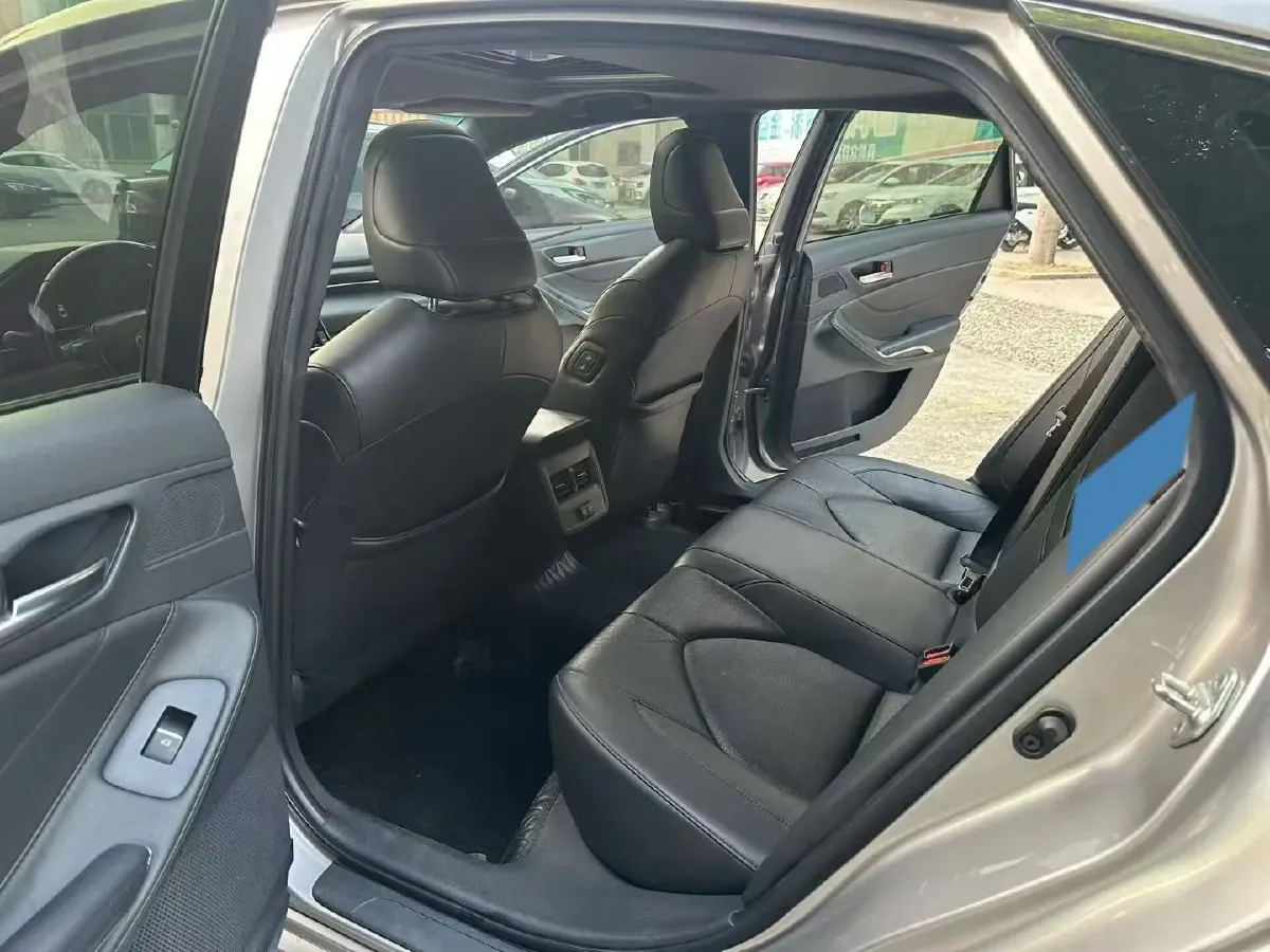 2019 Toyota Avalon 2.5L 209HP L4 8AT,autocango,china used car exporter,china ev exporter,chinese used car exporter,chinese used ev exporter