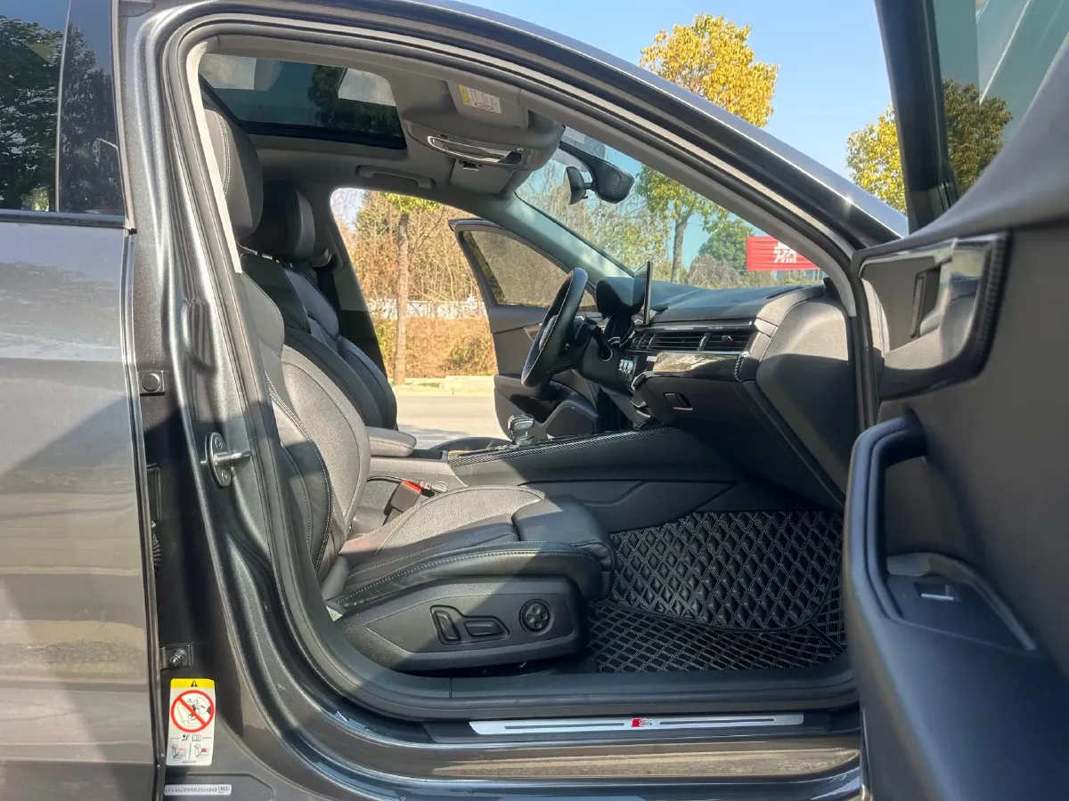 2022 Audi A4L 2.0T 150HP L4 7DCT,autocango,china used car exporter,china ev exporter,chinese used car exporter,chinese used ev exporter