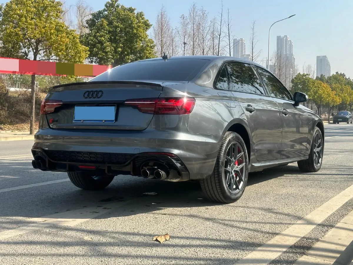 2022 Audi A4L 2.0T 150HP L4 7DCT,autocango,china used car exporter,china ev exporter,chinese used car exporter,chinese used ev exporter