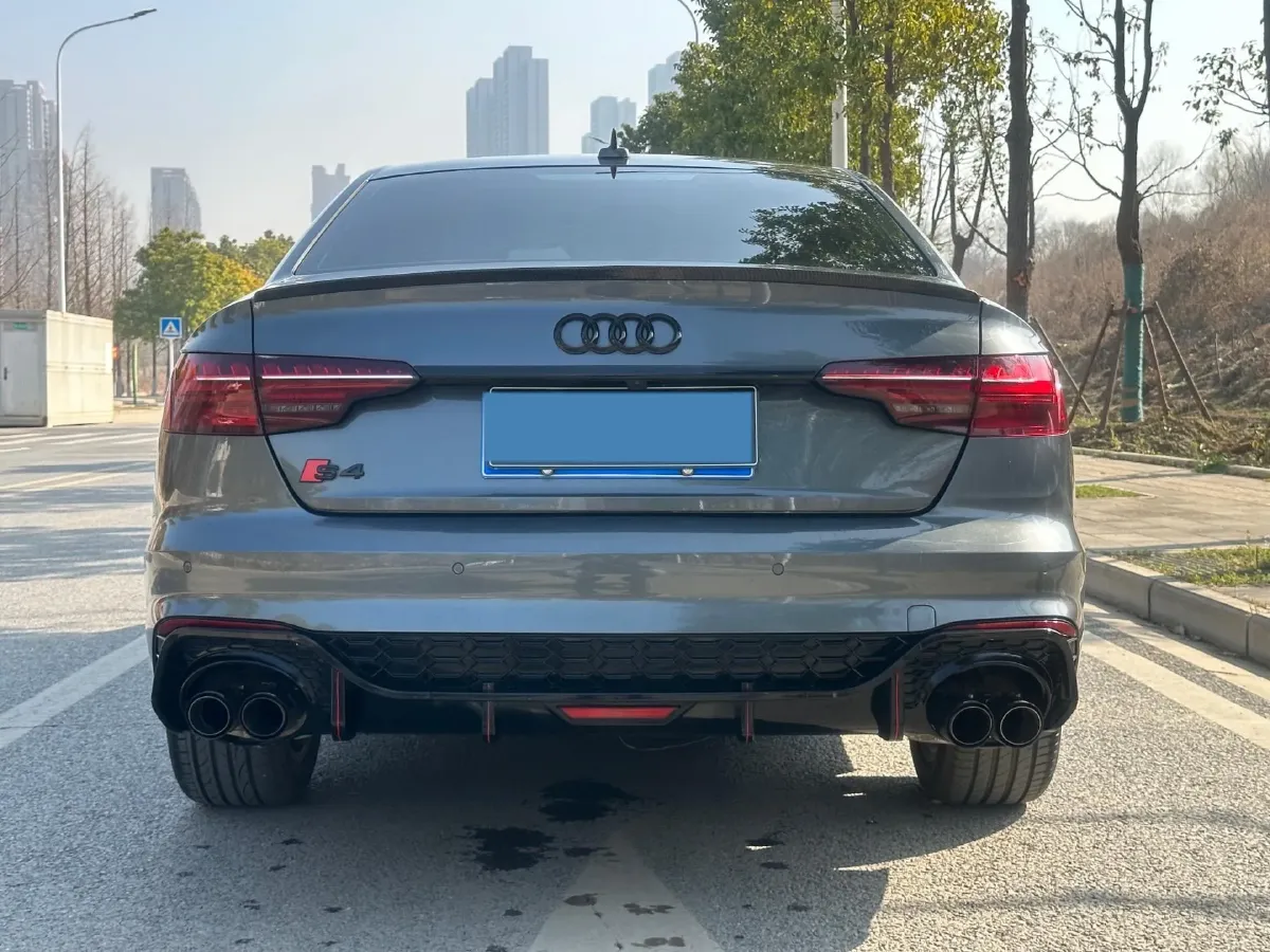 2022 Audi A4L 2.0T 150HP L4 7DCT,autocango,china used car exporter,china ev exporter,chinese used car exporter,chinese used ev exporter