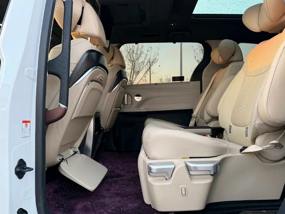 2023 Toyota Granvia 2.5L 189HP L4 E-CVT Hybrid,autocango,china used car exporter,china ev exporter,chinese used car exporter,chinese used ev exporter