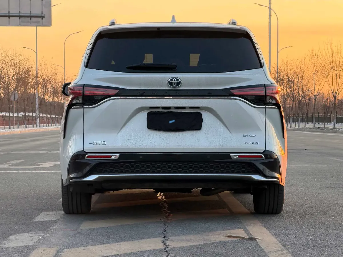 2023 Toyota Granvia 2.5L 189HP L4 E-CVT Hybrid,autocango,china used car exporter,china ev exporter,chinese used car exporter,chinese used ev exporter