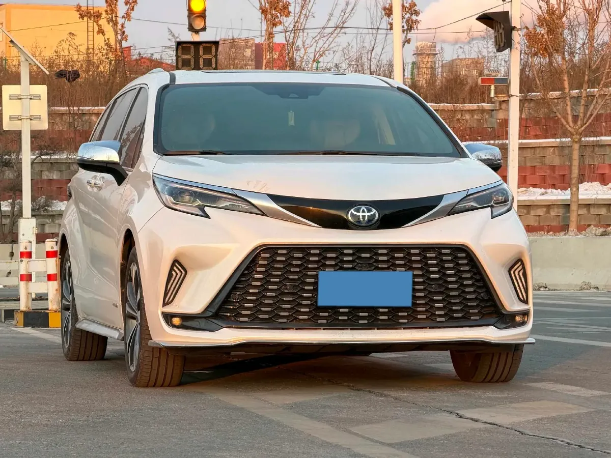 2023 Toyota Granvia 2.5L 189HP L4 E-CVT Hybrid,autocango,china used car exporter,china ev exporter,chinese used car exporter,chinese used ev exporter