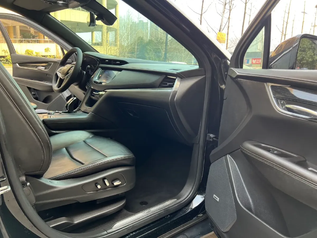 2020 Cadillac XT5 2.0T 237HP L4 9AT,autocango,china used car exporter,china ev exporter,chinese used car exporter,chinese used ev exporter