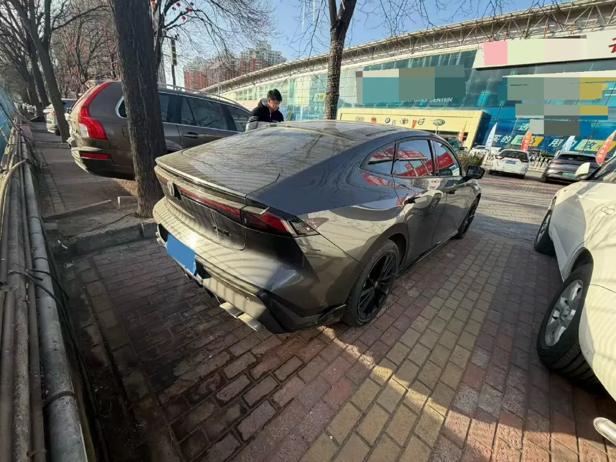 2024 ChangAn UNI-V 2.0T 233HP L4 8AT,autocango,china used car exporter,china ev exporter,chinese used car exporter,chinese used ev exporter