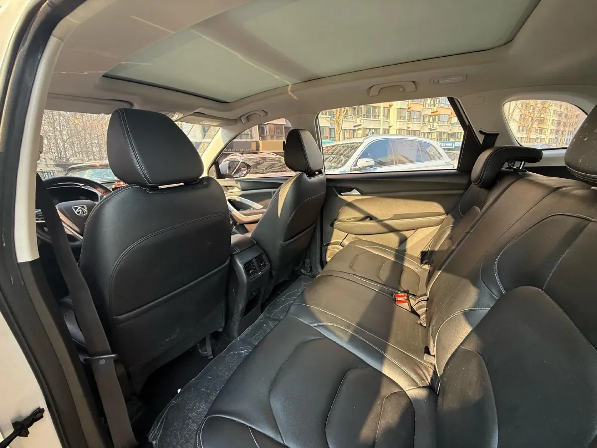 2019 BaoJun 730 1.5T 147HP L4 CVT,autocango,china used car exporter,china ev exporter,chinese used car exporter,chinese used ev exporter