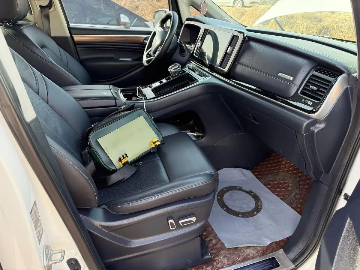 2021 GAC Trumpchi M8 2.0T 252HP L4 8AT,autocango,china used car exporter,china ev exporter,chinese used car exporter,chinese used ev exporter