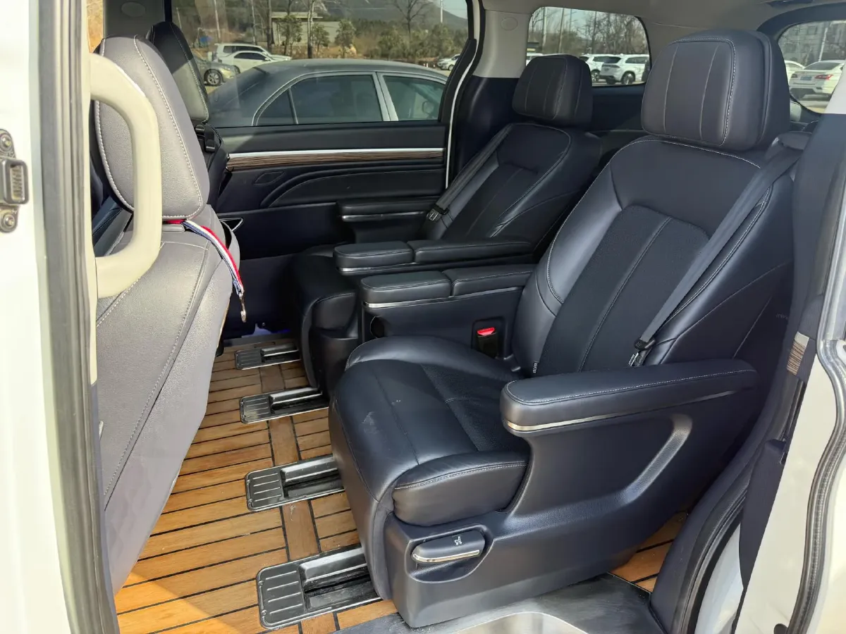 2021 GAC Trumpchi M8 2.0T 252HP L4 8AT,autocango,china used car exporter,china ev exporter,chinese used car exporter,chinese used ev exporter