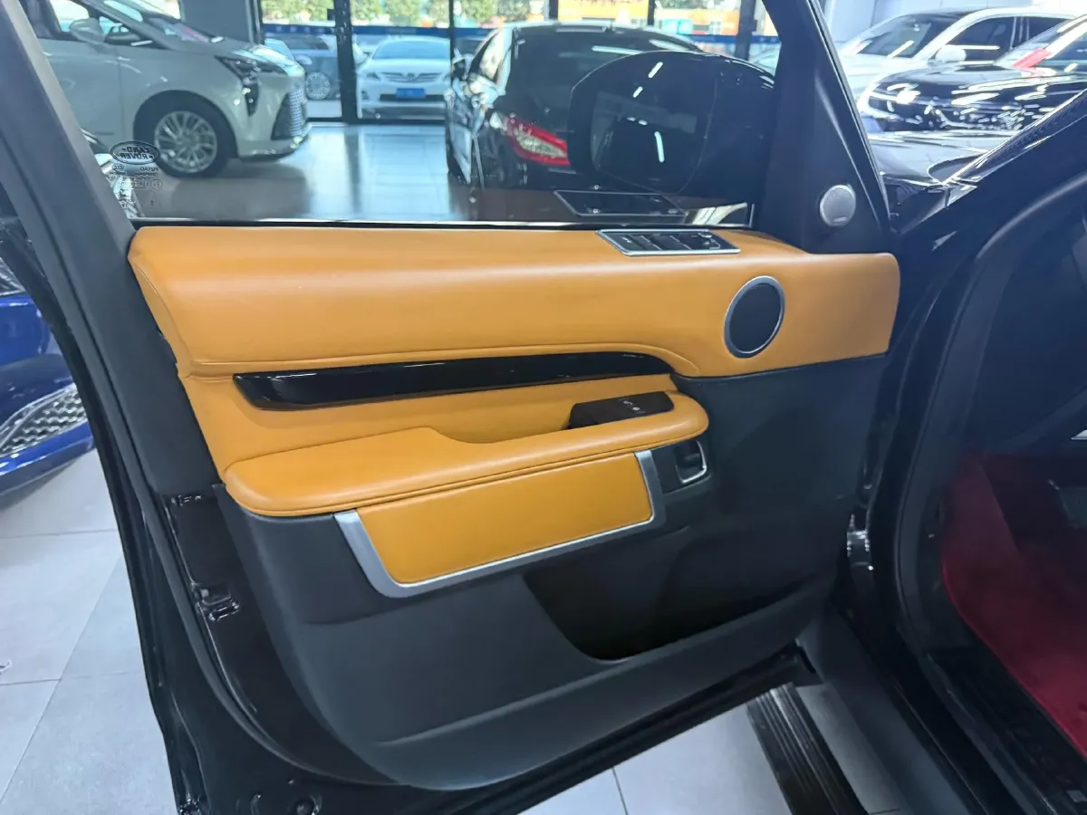 2020 Land Rover Discovery 3.0T 340HP V6 8AT,autocango,china used car exporter,china ev exporter,chinese used car exporter,chinese used ev exporter