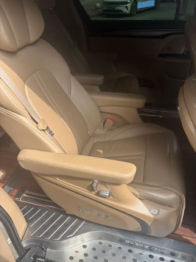 2021 Buick GL8 2.0T 237HP L4 9AT,autocango,china used car exporter,china ev exporter,chinese used car exporter,chinese used ev exporter