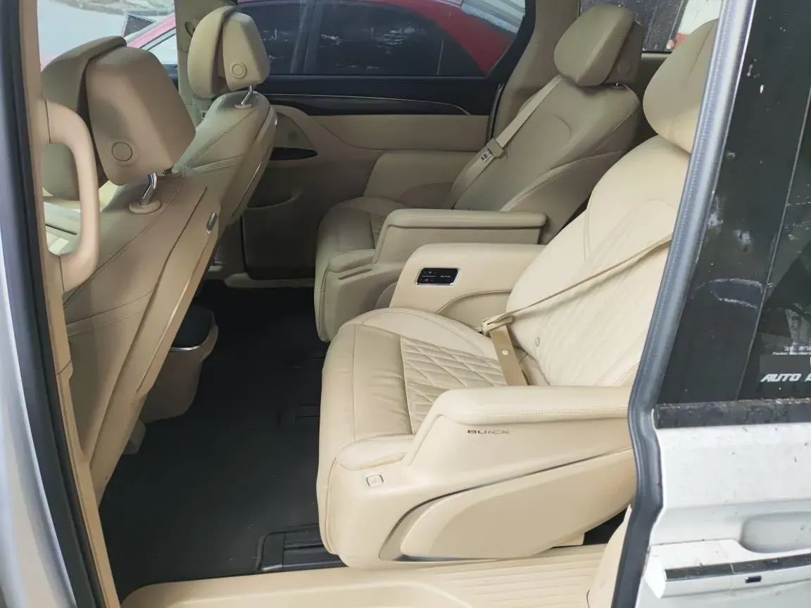 2023 Buick GL8 2.0T 237HP L4 9AT,autocango,china used car exporter,china ev exporter,chinese used car exporter,chinese used ev exporter