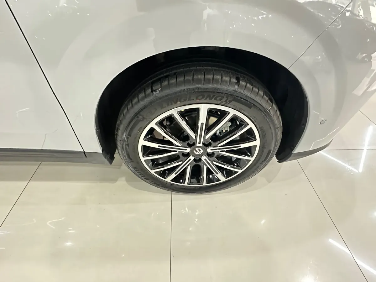 2025 Leapmotor B10 BEV 56.2KWH,autocango,china used car exporter,china ev exporter,chinese used car exporter,chinese used ev exporter