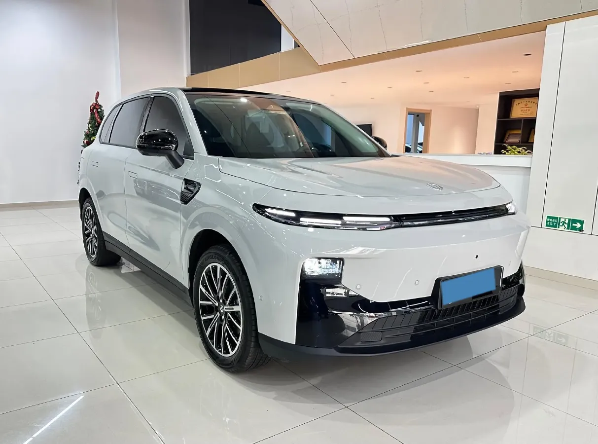 2025 Leapmotor B10 BEV 56.2KWH,autocango,china used car exporter,china ev exporter,chinese used car exporter,chinese used ev exporter