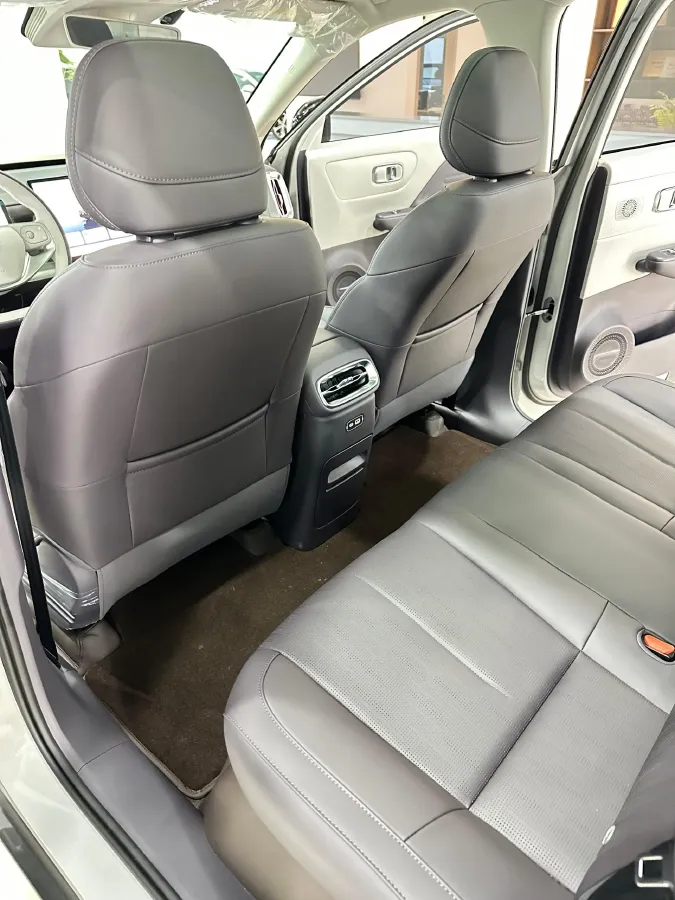 2025 Leapmotor B10 BEV 56.2KWH,autocango,china used car exporter,china ev exporter,chinese used car exporter,chinese used ev exporter