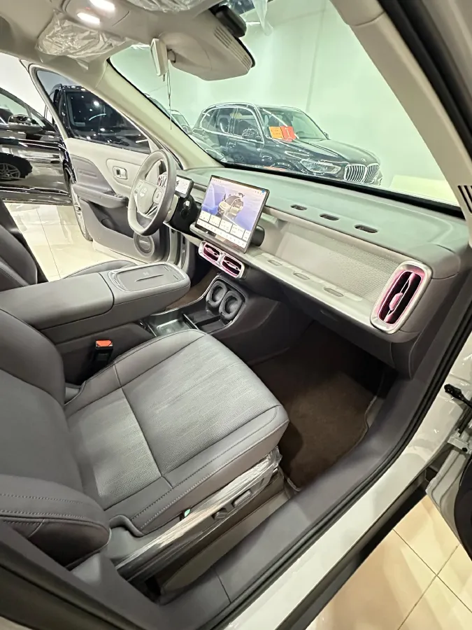 2025 Leapmotor B10 BEV 56.2KWH,autocango,china used car exporter,china ev exporter,chinese used car exporter,chinese used ev exporter