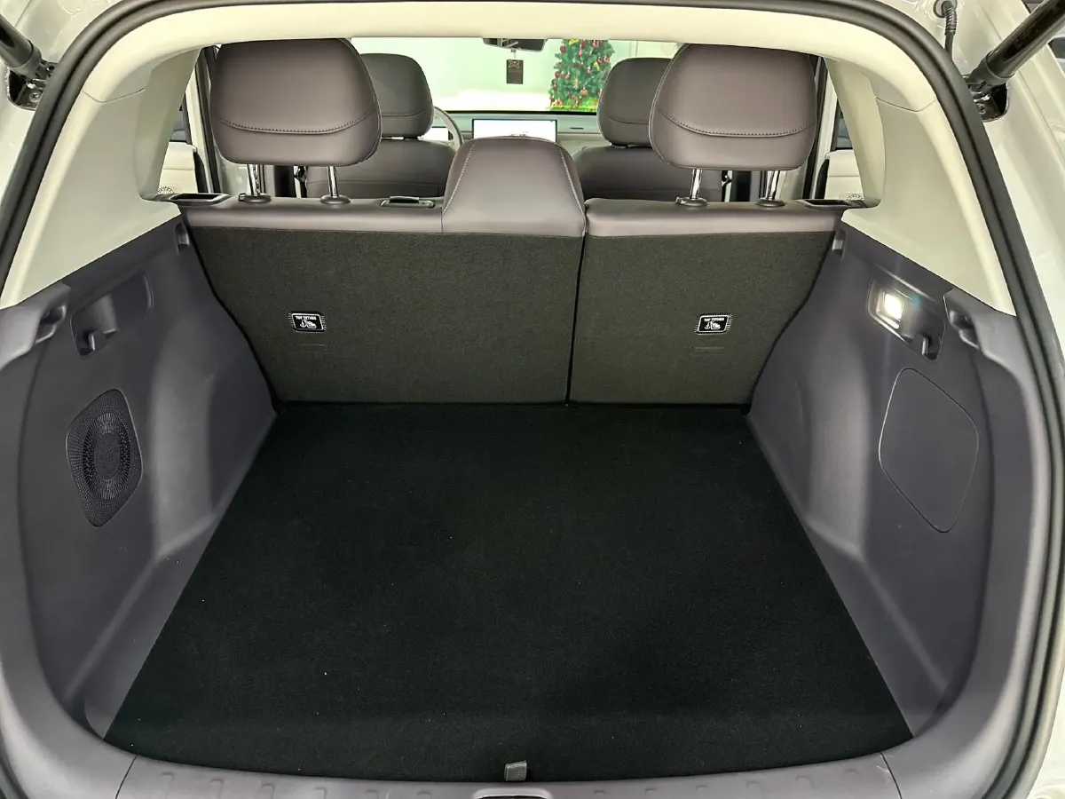 2025 Leapmotor B10 BEV 56.2KWH,autocango,china used car exporter,china ev exporter,chinese used car exporter,chinese used ev exporter