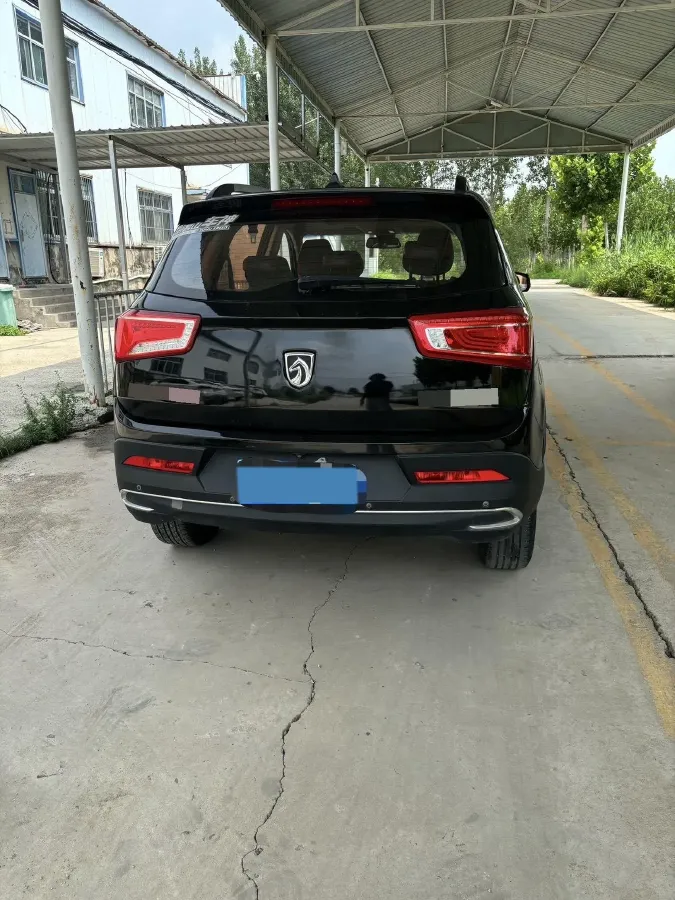 2017 BaoJun 560 1.5T 150HP L4 6DCT,autocango,china used car exporter,china ev exporter,chinese used car exporter,chinese used ev exporter