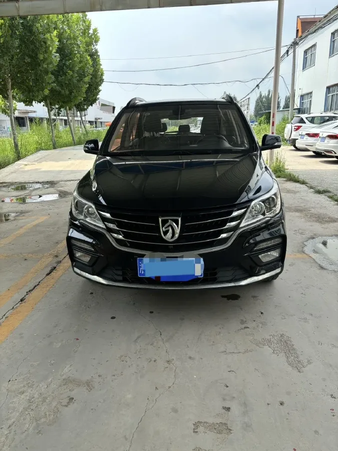 2017 BaoJun 560 1.5T 150HP L4 6DCT,autocango,china used car exporter,china ev exporter,chinese used car exporter,chinese used ev exporter