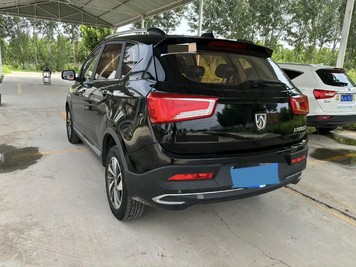 2017 BaoJun 560 1.5T 150HP L4 6DCT,autocango,china used car exporter,china ev exporter,chinese used car exporter,chinese used ev exporter