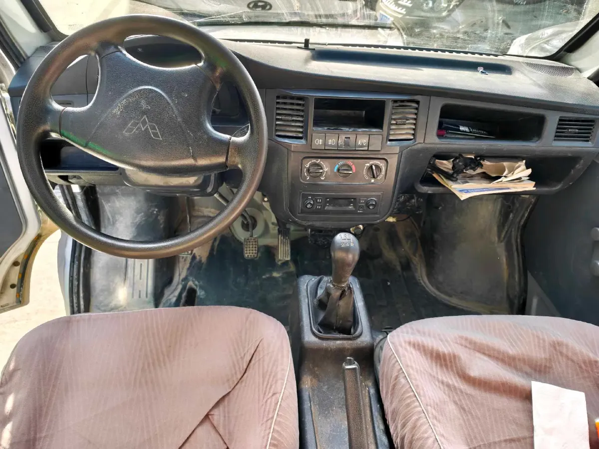 2020 WuLing ZhiGuang 1.2L 76HP L4 5MT,autocango,china used car exporter,china ev exporter,chinese used car exporter,chinese used ev exporter