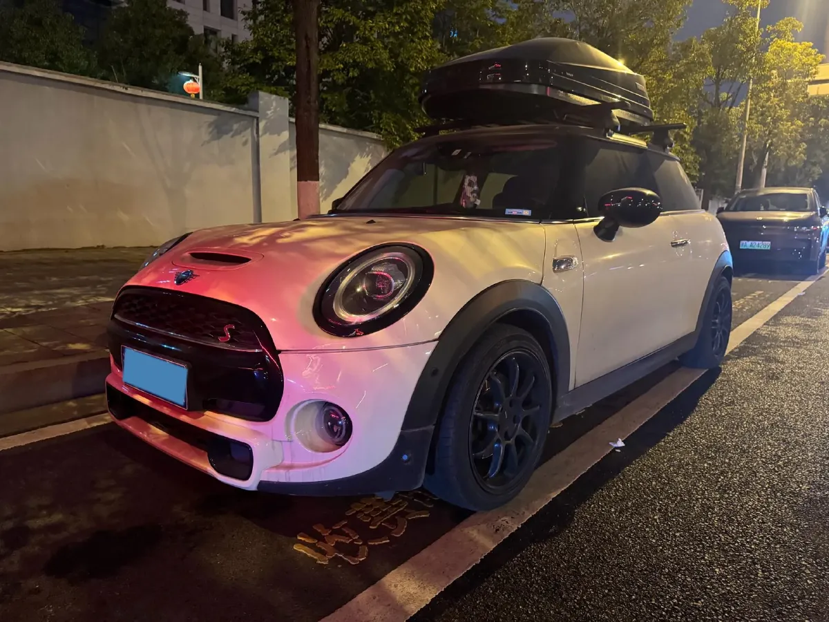 2021 MINI MINI 2.0T 192HP L4 7DCT,autocango,china used car exporter,china ev exporter,chinese used car exporter,chinese used ev exporter