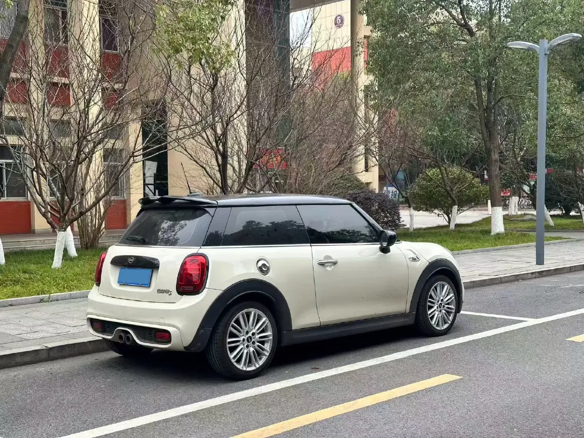 2021 MINI MINI 2.0T 192HP L4 7DCT,autocango,china used car exporter,china ev exporter,chinese used car exporter,chinese used ev exporter