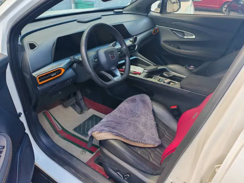 2022 ChangAn UNI-T 1.5T 188HP L4 7DCT,autocango,china used car exporter,china ev exporter,chinese used car exporter,chinese used ev exporter