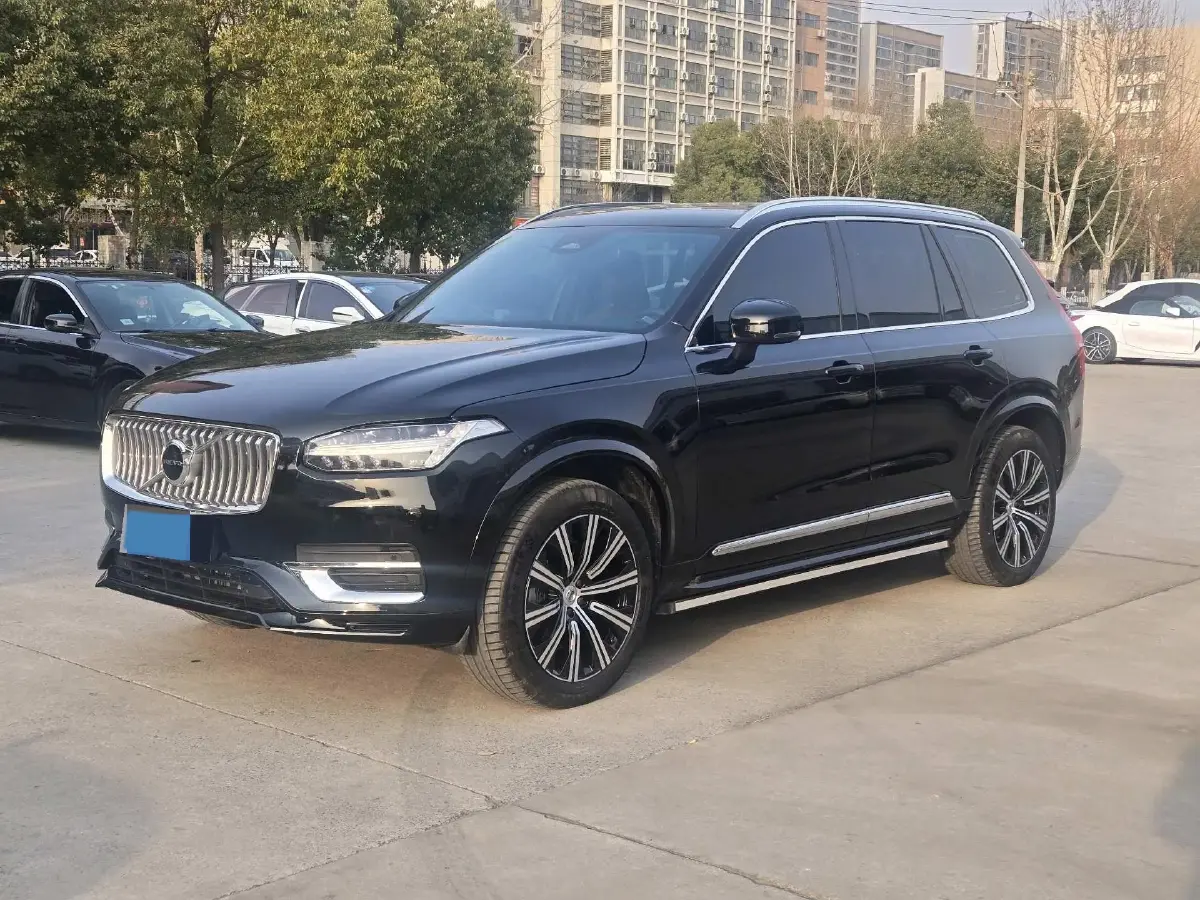 2024 Volvo XC90 2.0T 250HP L4 8AT