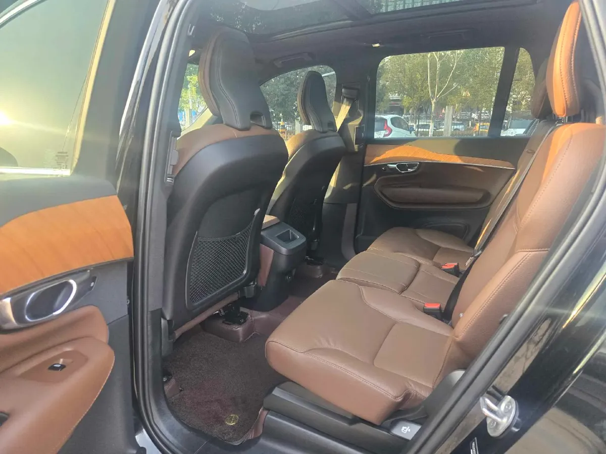 2024 Volvo XC90 2.0T 250HP L4 8AT,autocango,china used car exporter,china ev exporter,chinese used car exporter,chinese used ev exporter