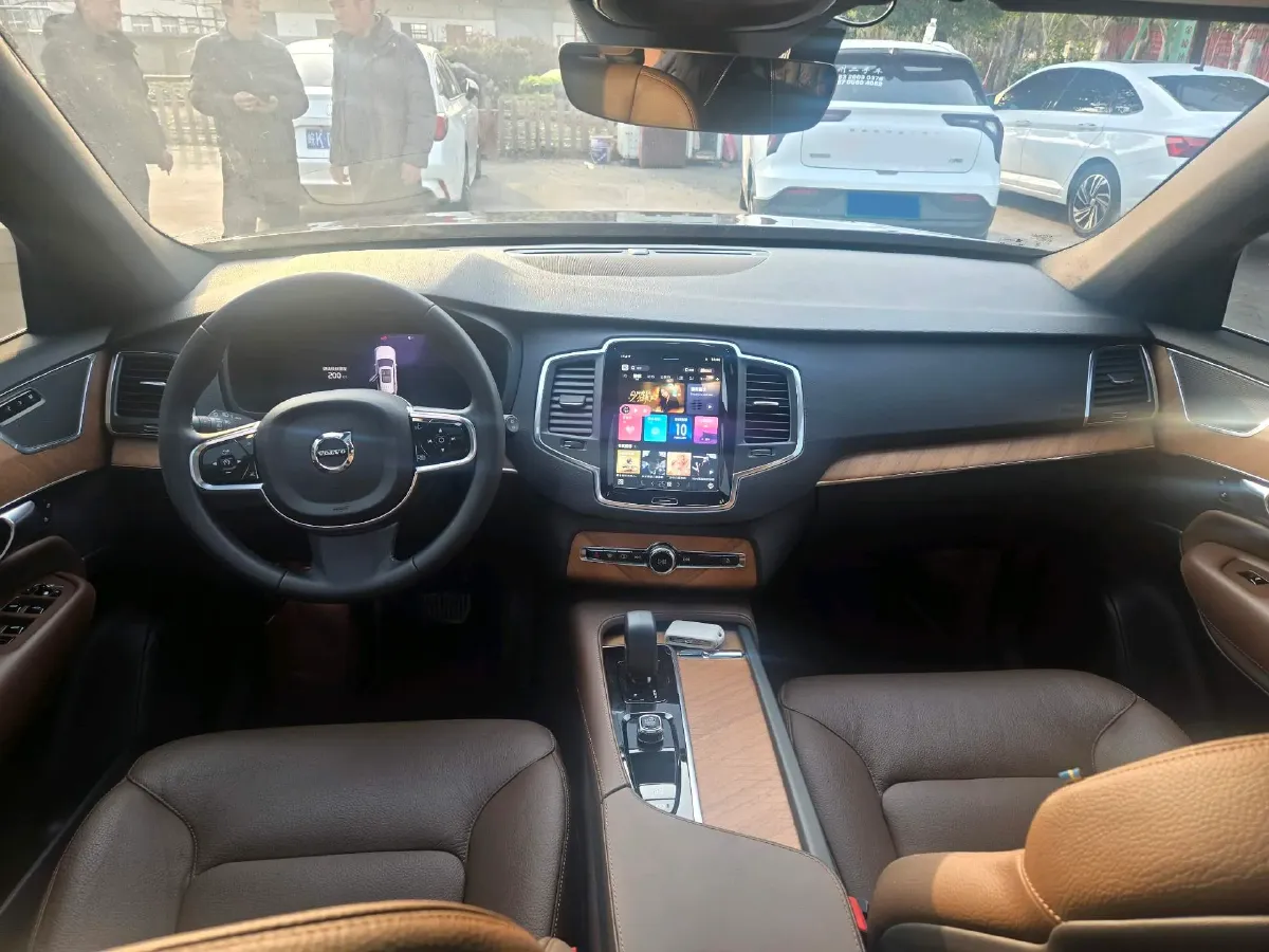 2024 Volvo XC90 2.0T 250HP L4 8AT,autocango,china used car exporter,china ev exporter,chinese used car exporter,chinese used ev exporter