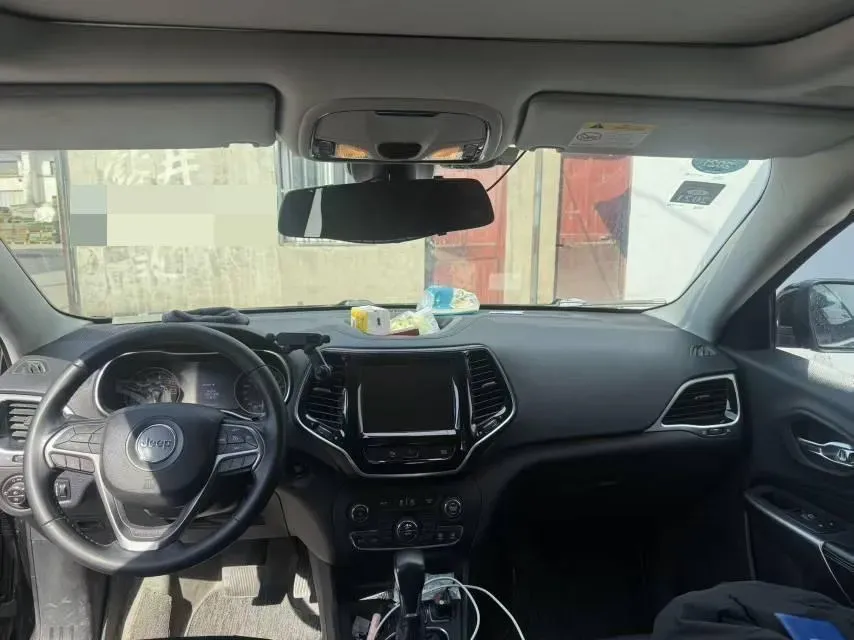 2019 Jeep Cherokee 2.0T 234HP L4 9AT,autocango,china used car exporter,china ev exporter,chinese used car exporter,chinese used ev exporter