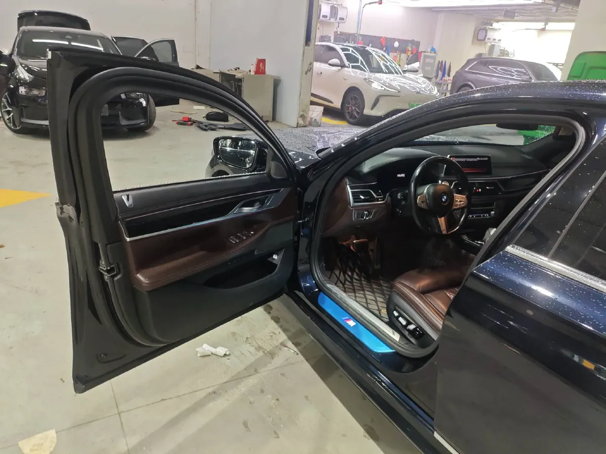 2021 BMW 7 Series 2.0T 265HP L4 8AT,autocango,china used car exporter,china ev exporter,chinese used car exporter,chinese used ev exporter