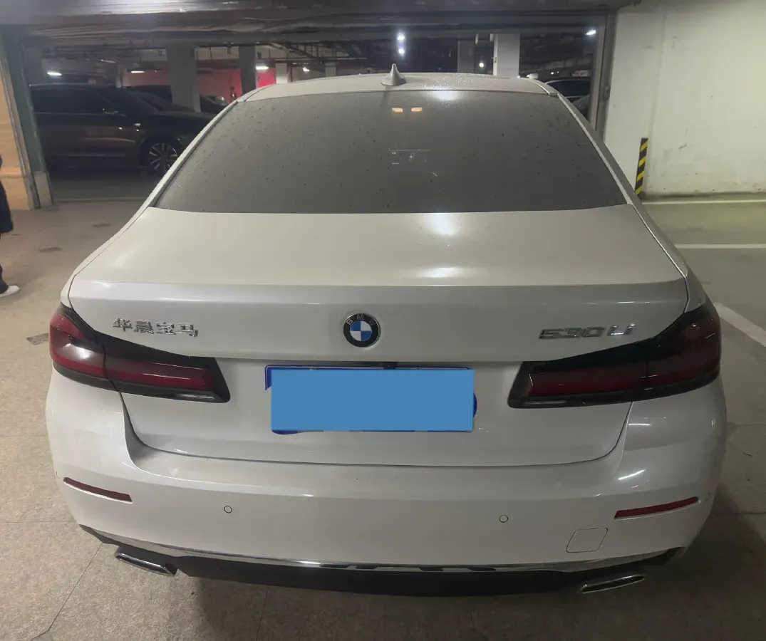 2022 BMW 5 Series 2.0T 252HP L4 8AT,autocango,china used car exporter,china ev exporter,chinese used car exporter,chinese used ev exporter