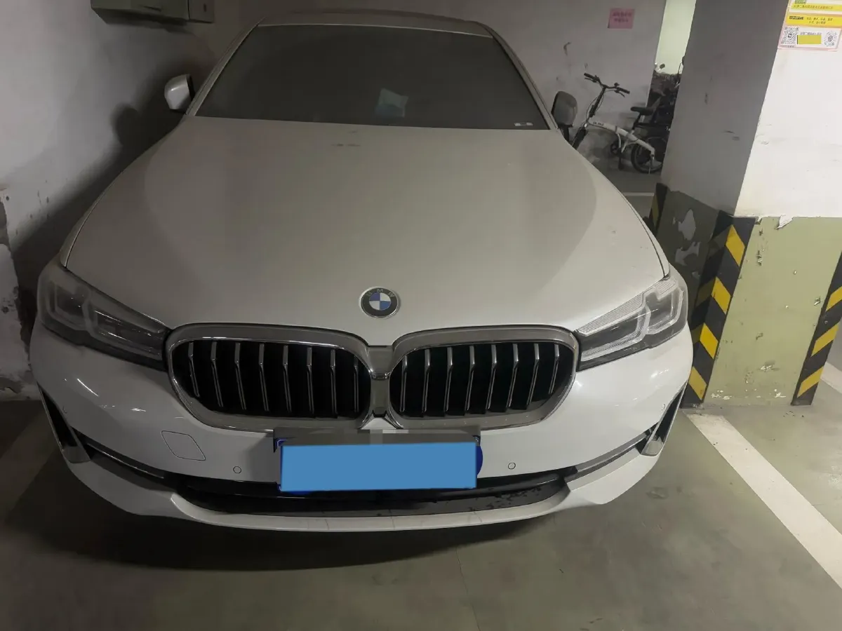2022 BMW 5 Series 2.0T 252HP L4 8AT,autocango,china used car exporter,china ev exporter,chinese used car exporter,chinese used ev exporter