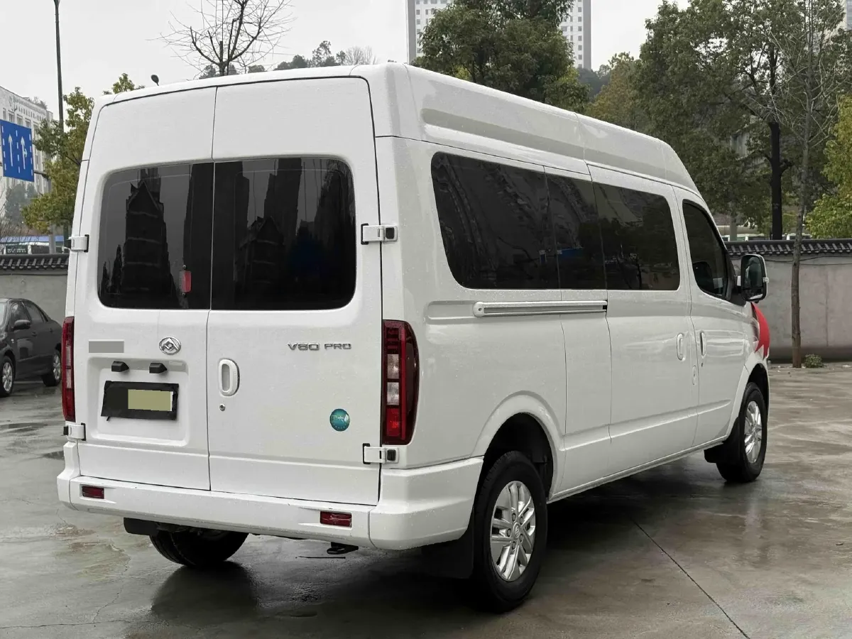 2025 MAXUS XinTu V80 2.0T 147HP L4 6MT,autocango,china used car exporter,china ev exporter,chinese used car exporter,chinese used ev exporter