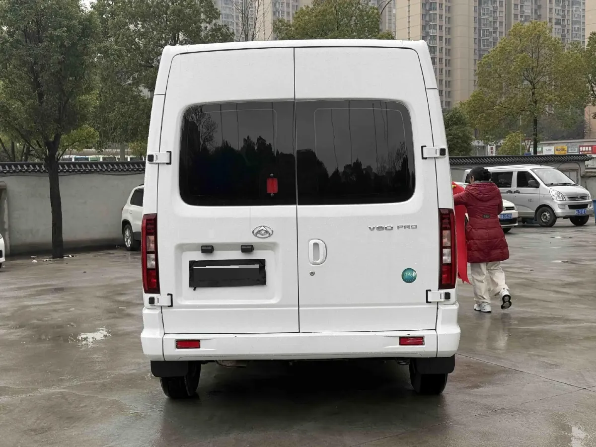 2025 MAXUS XinTu V80 2.0T 147HP L4 6MT,autocango,china used car exporter,china ev exporter,chinese used car exporter,chinese used ev exporter