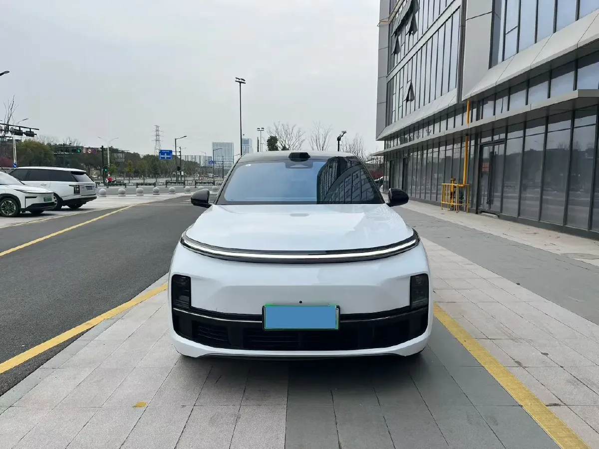 2022 Li L9 Range Extended 154HP REEV 42.6KWH,autocango,china used car exporter,china ev exporter,chinese used car exporter,chinese used ev exporter