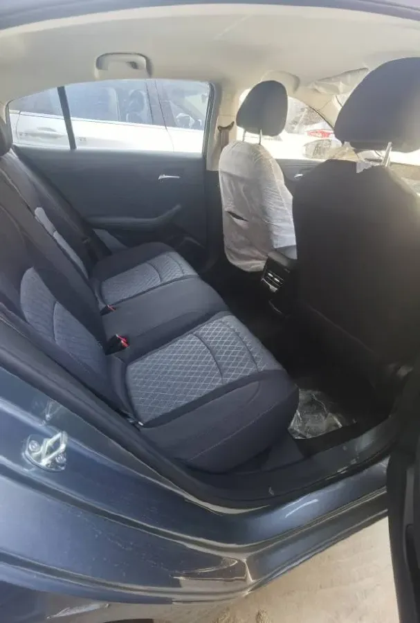 2023 Roewe i5 1.5L 129HP L4 5MT,autocango,china used car exporter,china ev exporter,chinese used car exporter,chinese used ev exporter