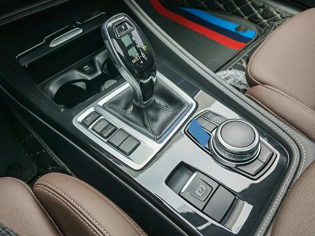 2023 BMW 1 Series 2.0T 178HP L4 7DCT,autocango,china used car exporter,china ev exporter,chinese used car exporter,chinese used ev exporter