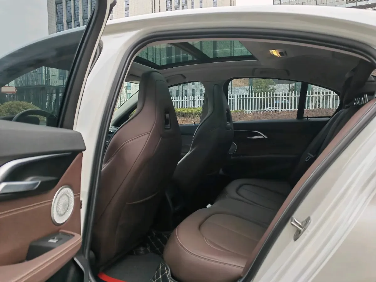 2023 BMW 1 Series 2.0T 178HP L4 7DCT,autocango,china used car exporter,china ev exporter,chinese used car exporter,chinese used ev exporter