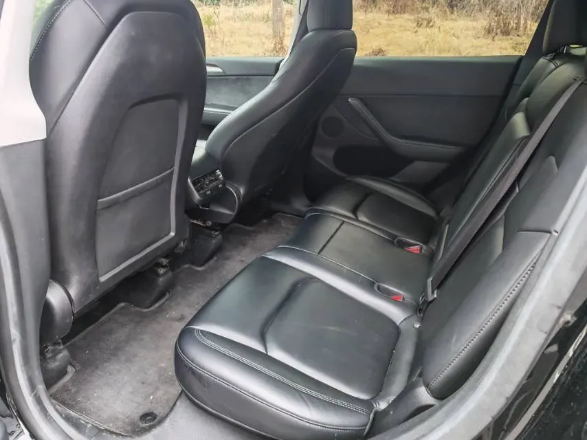 2022 Tesla Model Y BEV 60KWH,autocango,china used car exporter,china ev exporter,chinese used car exporter,chinese used ev exporter