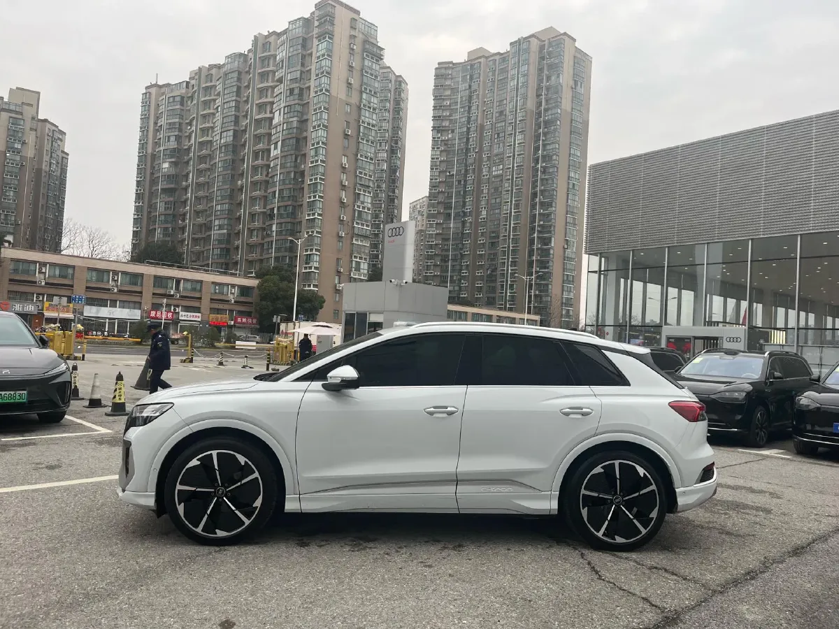 2023 Audi Q4 e-tron BEV 84.8KWH,autocango,china used car exporter,china ev exporter,chinese used car exporter,chinese used ev exporter