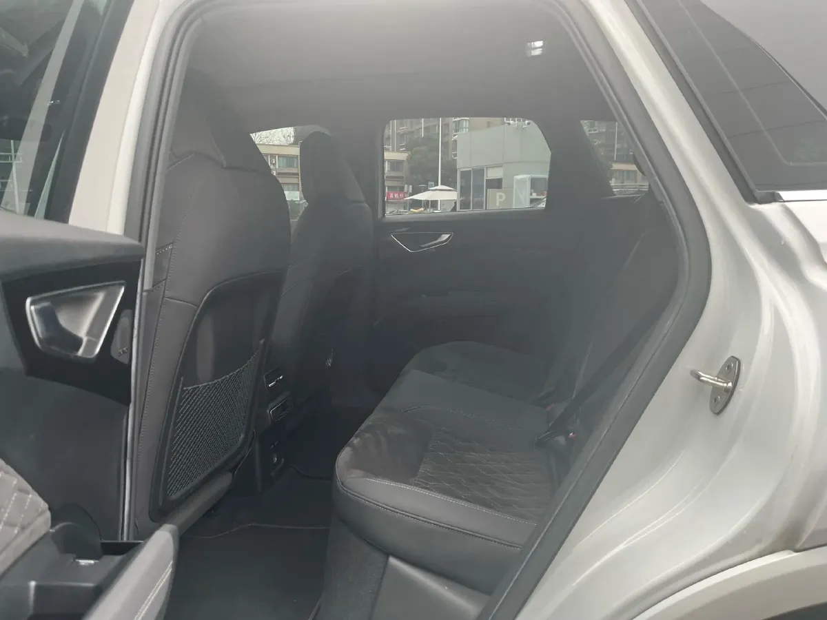 2023 Audi Q4 e-tron BEV 84.8KWH,autocango,china used car exporter,china ev exporter,chinese used car exporter,chinese used ev exporter